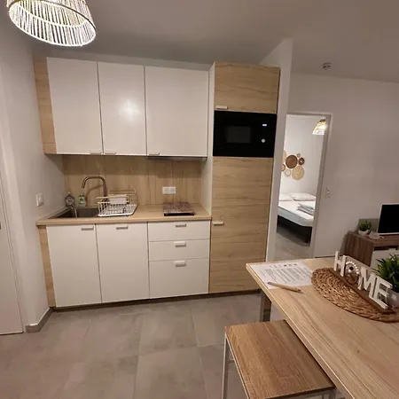 à 500m De La - L ébène - *