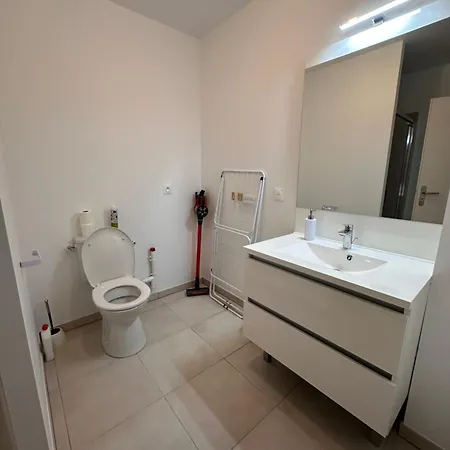 Appartement à 500m De La - L ébène -