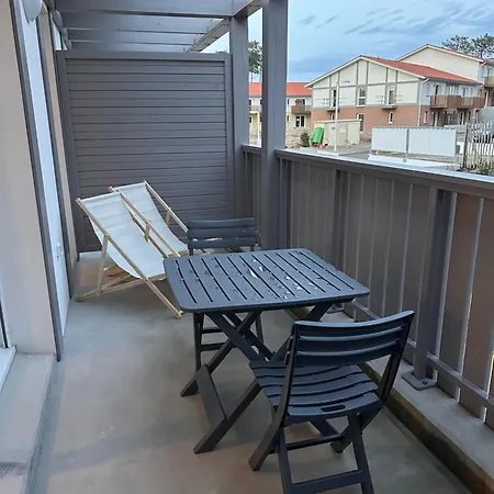 Appartement à 500m De La - L ébène - *