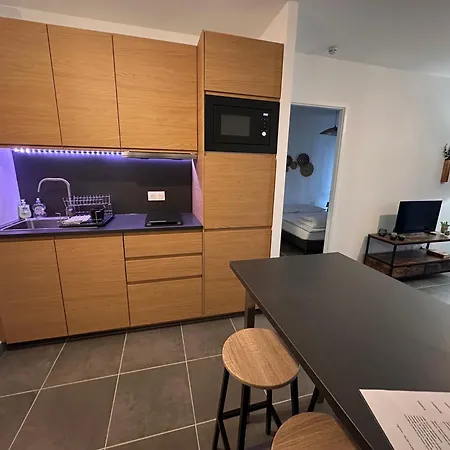 à 500m De La - L ébène -