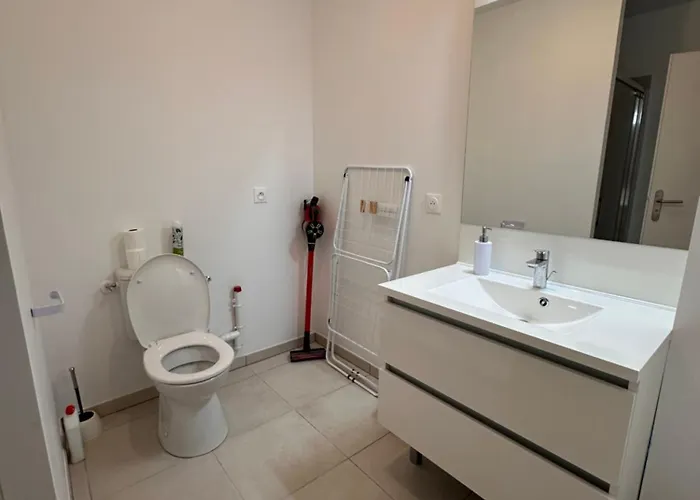 Apartamento à 500m De La - L ébène -